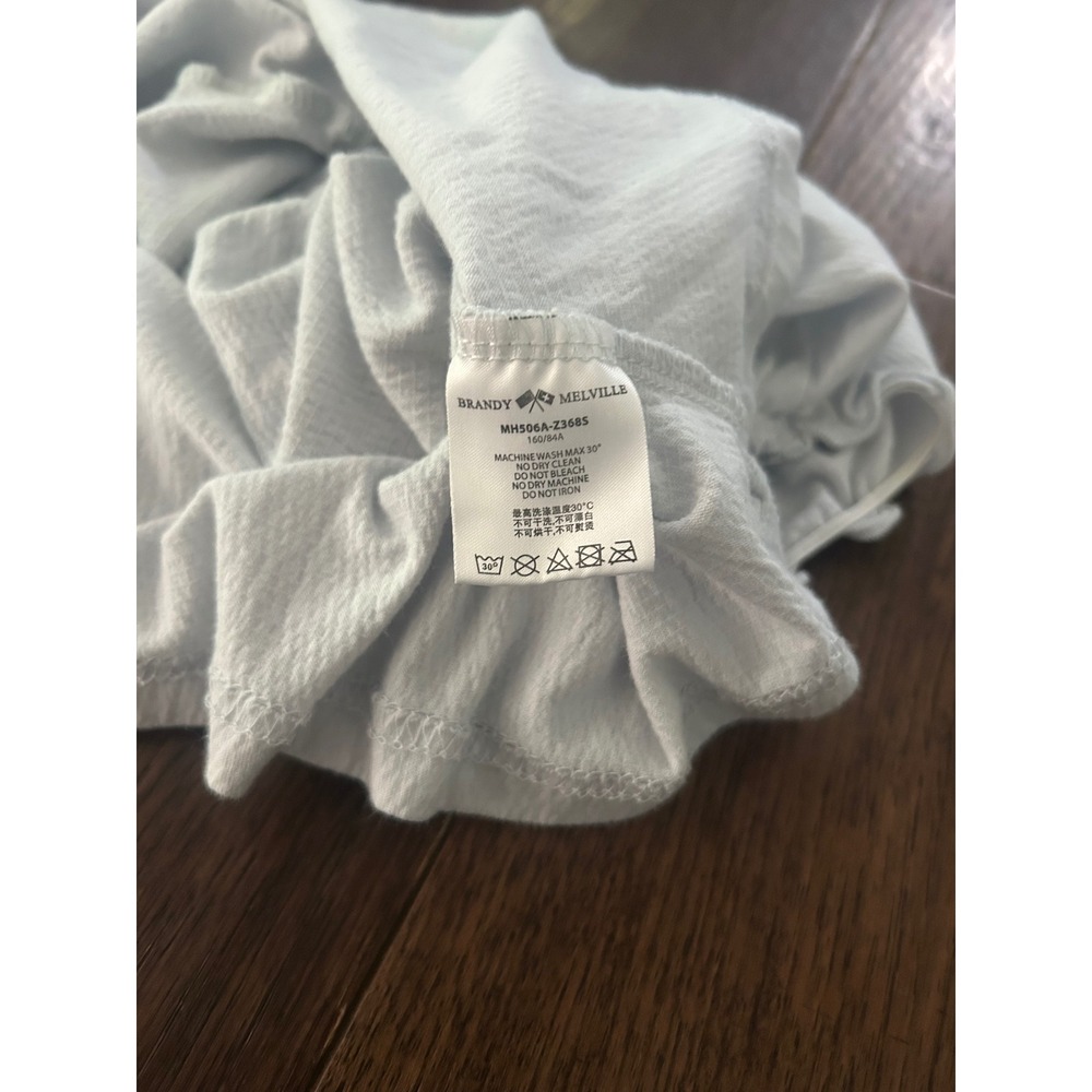 Brandy Melville Light Blue Ruffle Lettuce Trim V-Neck Tank Top MH506A-Z368S - Picture 4 of 4